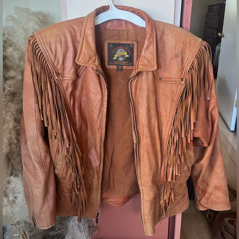 Vintage western leather jacket in great condition. It’s a little big on me.